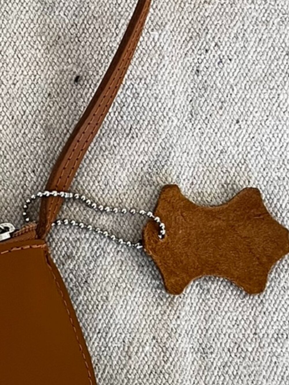 Thomaz Rabelo Tan Leather Small Moon Shaped Hand Bag - Picture 6 of 12